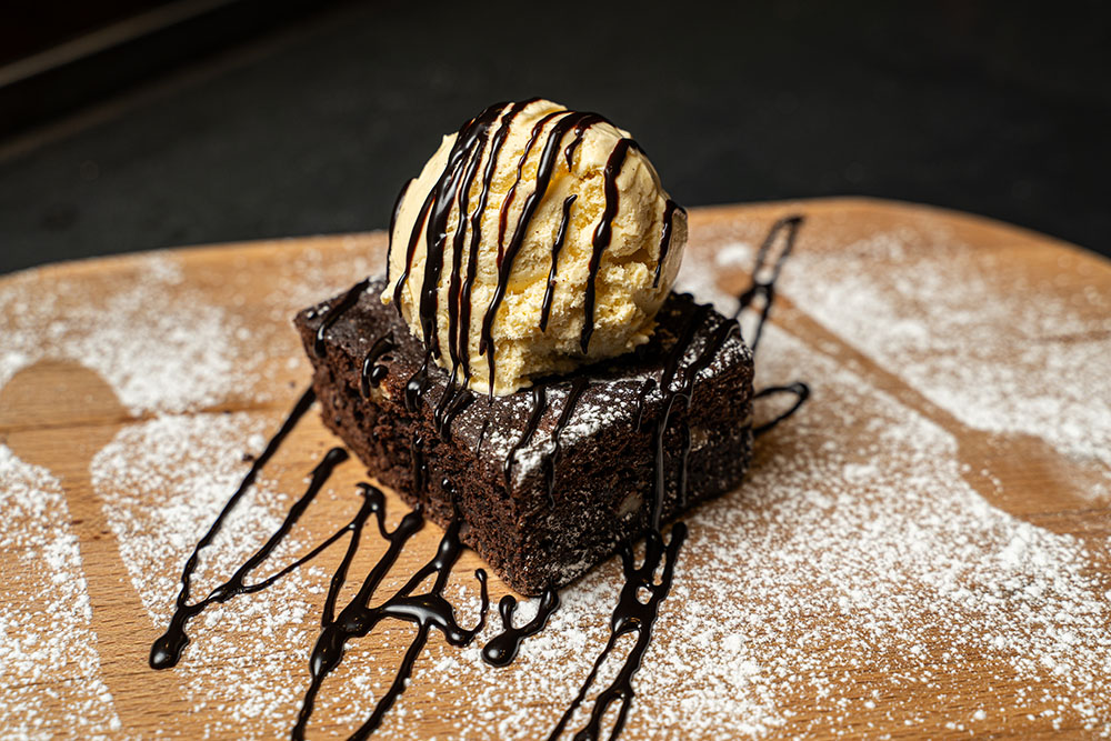 Brownie con Helado - La Fina Pizzeria